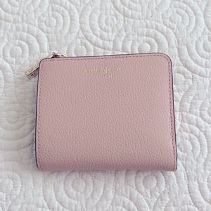 Kate Spade Eva Sm l-zip Bifold Wallet. Rose smoke color w/burgundy interior.